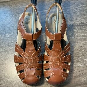 Earth Spirit Brown Sandals Women’s Size 11 Comfort
